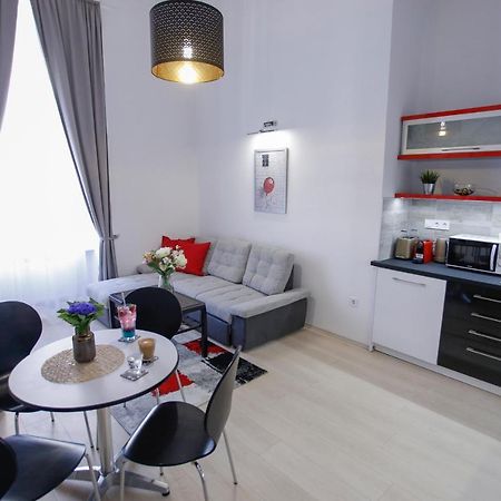 إغير Urania Apartmanhaz المظهر الخارجي الصورة