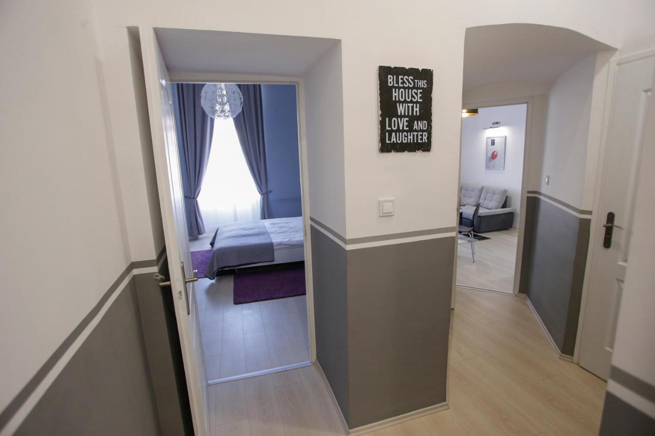 إغير Urania Apartmanhaz المظهر الخارجي الصورة